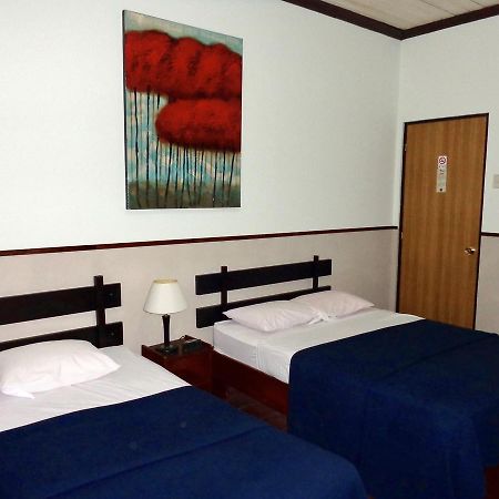 Hotel Santamaria Airport North / Alajuela Downtown Buitenkant foto