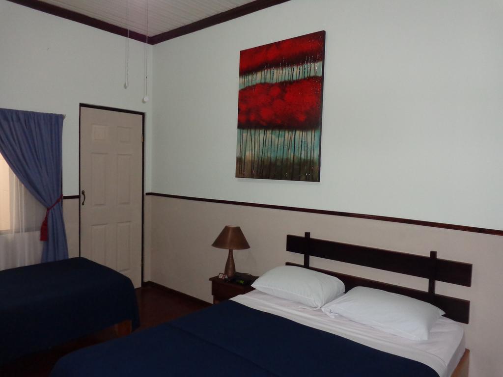 Hotel Santamaria Airport North / Alajuela Downtown Buitenkant foto
