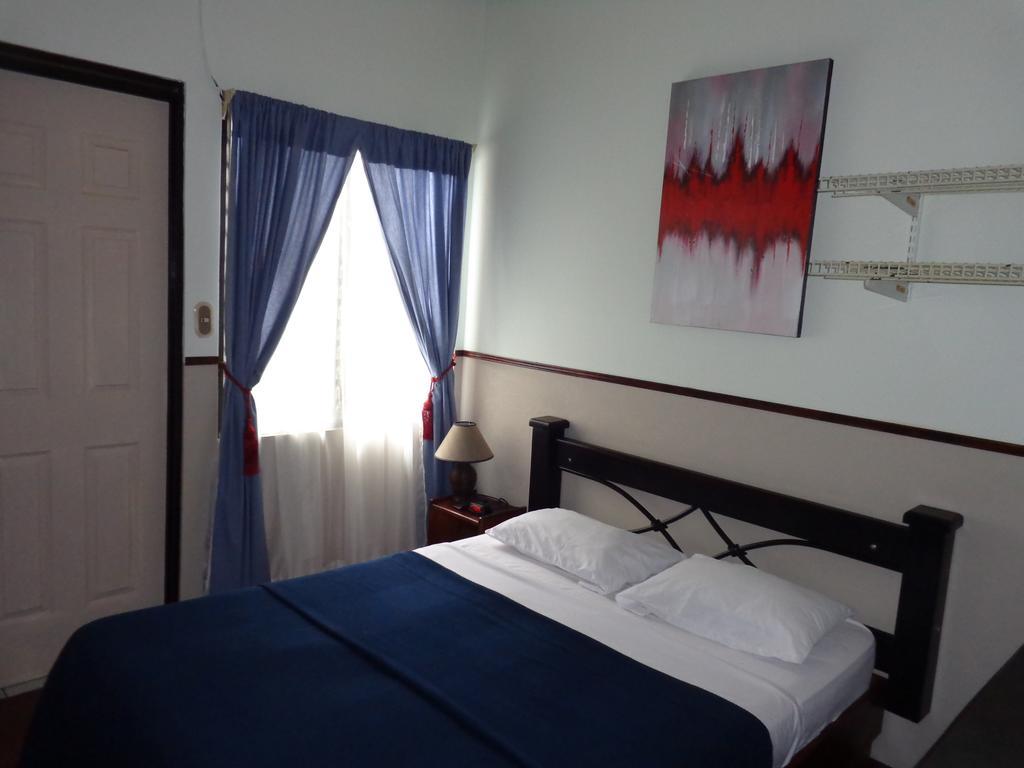 Hotel Santamaria Airport North / Alajuela Downtown Buitenkant foto